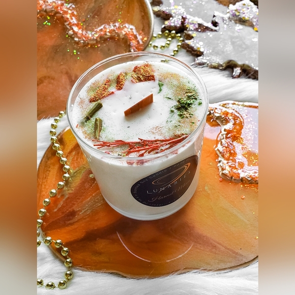 Apple Cinnamon Soy Wax Candle w/ Wood Wick and Botanicals - Picture 3 of 16